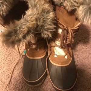Women’s  new Khombu winter boots